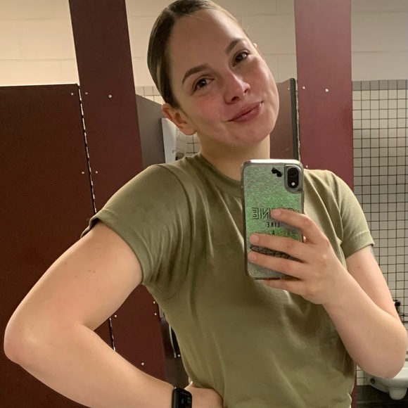 Meet your Posher, Sienna - Picture 2 of 8